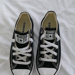 Converse Kids Black and White Sneakers Pre-owned